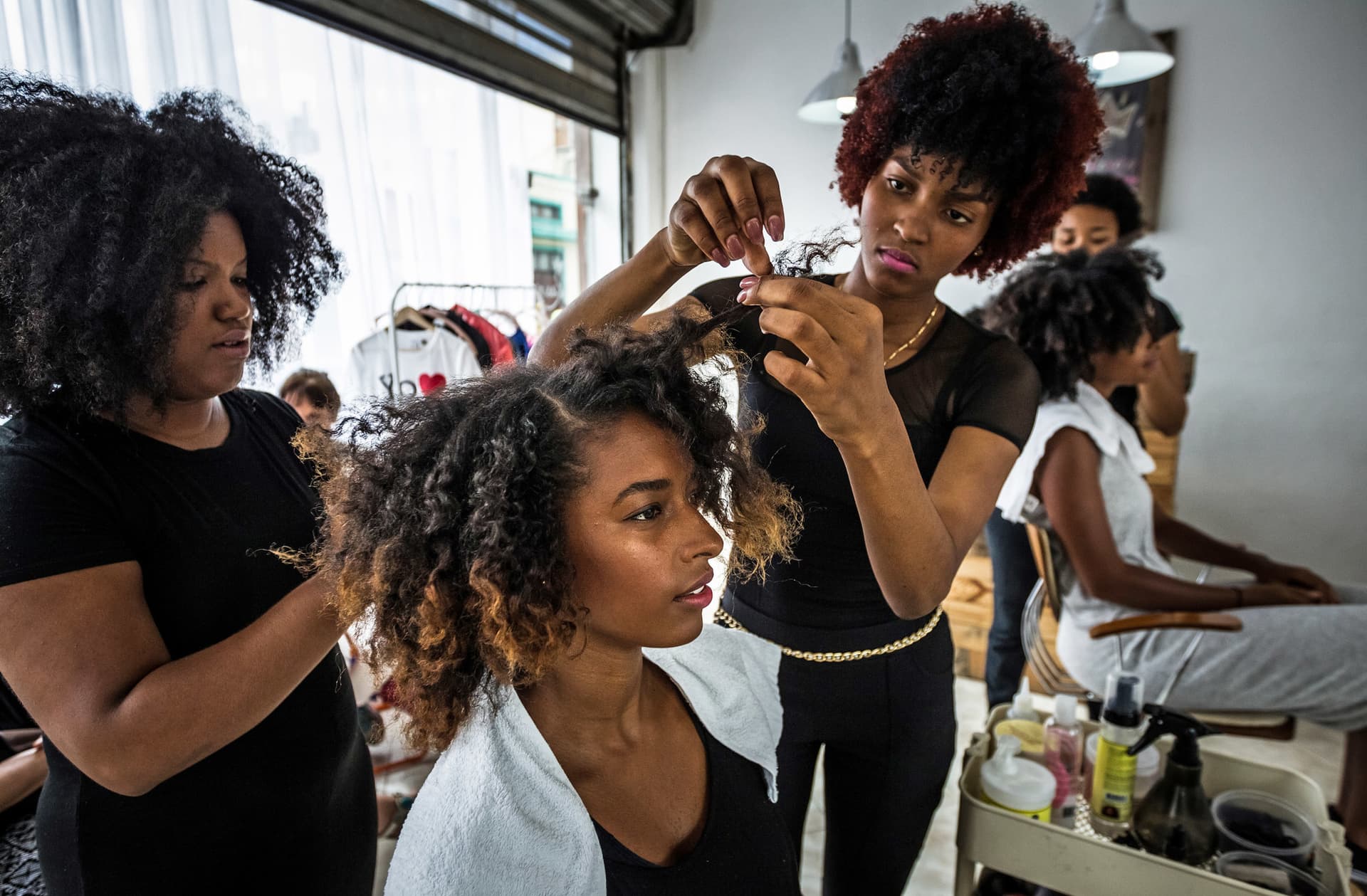 Einrichtung für Friseursalon vom Experten für Salonmöbel