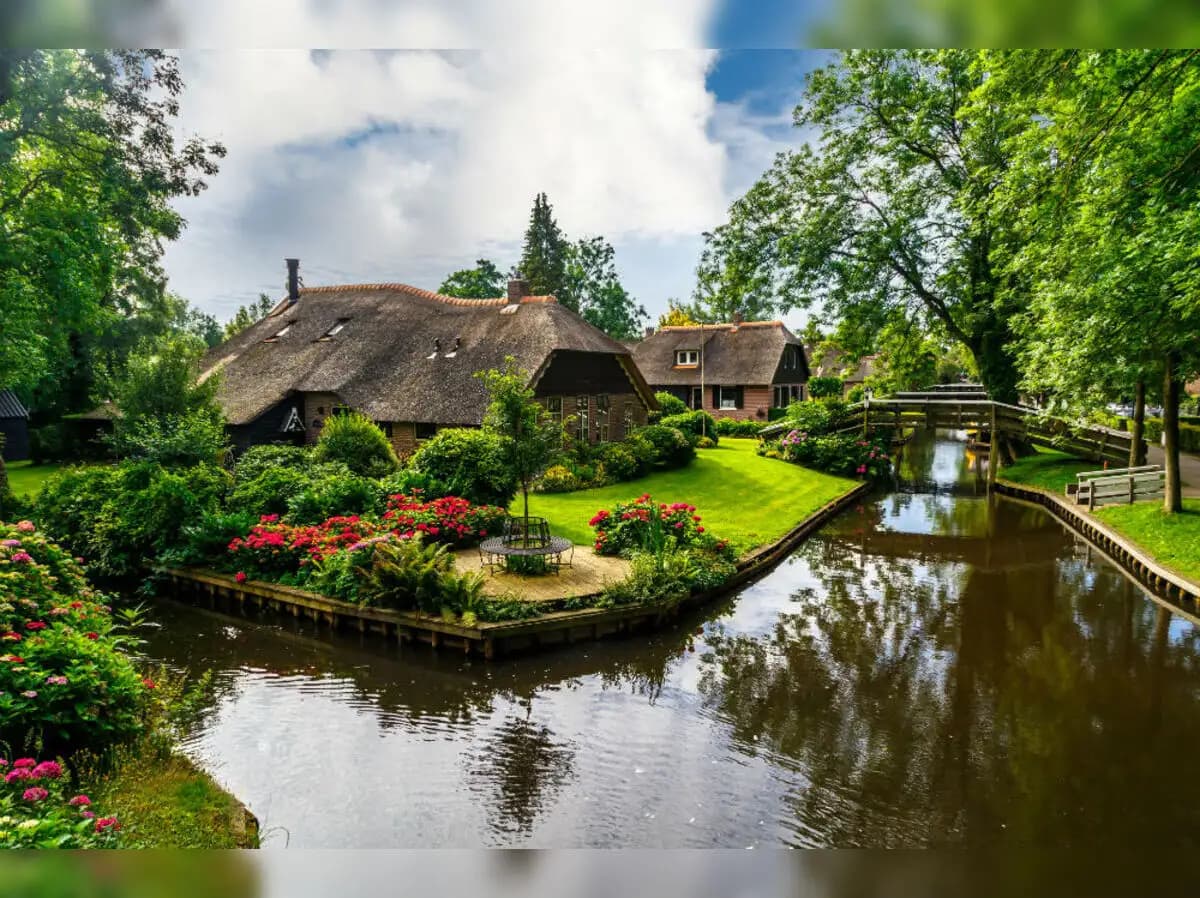 Giethoorn Niederlande entdecken: Natur, Bootsfahrten und malerische Kulissen