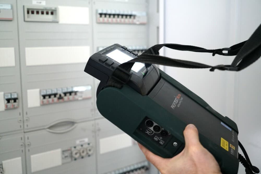 Warum VDE Prüfungen für den Betrieb elektrischer Anlagen unerlässlich sind
