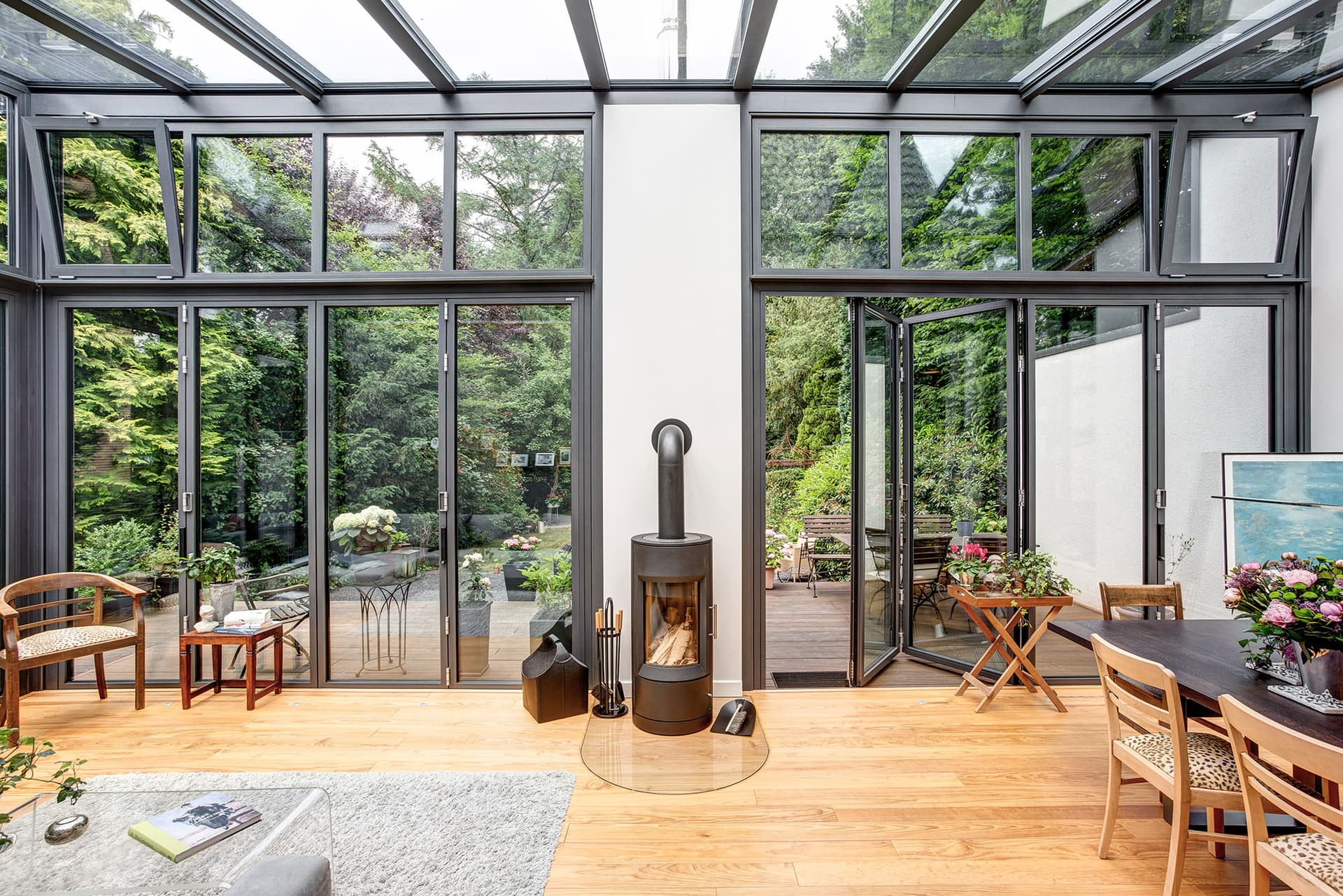 Mehr Komfort im Außenbereich dank einer Terrassenüberdachung mit Markise