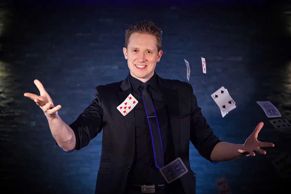 Mentalist Schweiz: Die fesselnde Show von Christophe Ambre, dem Meister der Gedankenmagie